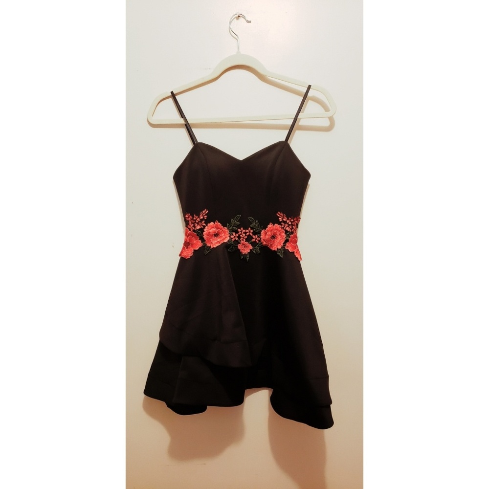 🌹Embroidered Mini Tulip Formal Dress🌹